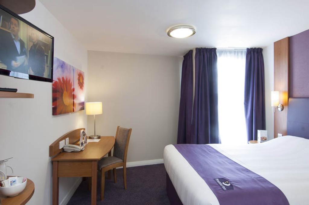 Premier Inn Cobham كوبهام الغرفة الصورة
