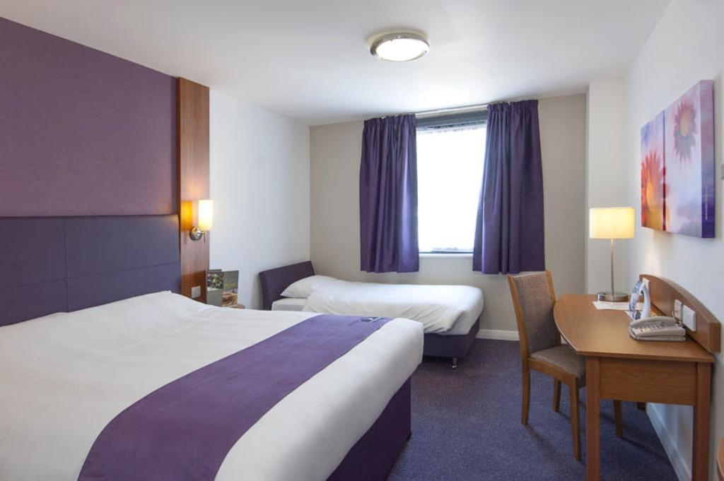 Premier Inn Cobham كوبهام الغرفة الصورة