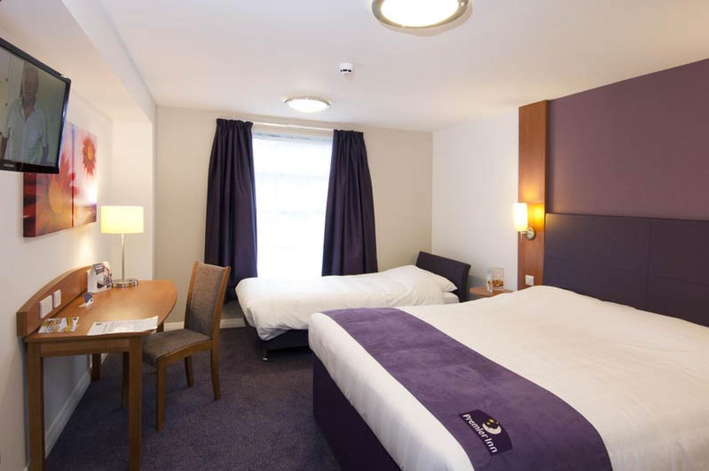 Premier Inn Cobham كوبهام الغرفة الصورة