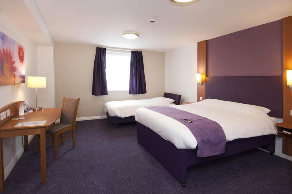 Premier Inn Cobham كوبهام الغرفة الصورة