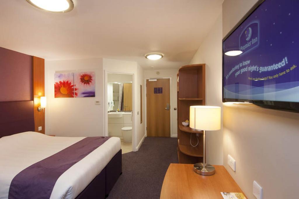 Premier Inn Cobham كوبهام المظهر الخارجي الصورة