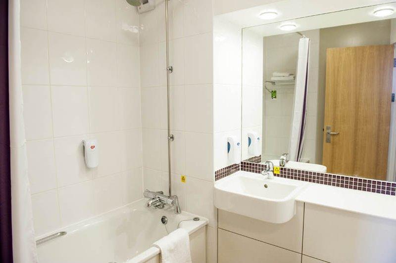 Premier Inn Cobham كوبهام المظهر الخارجي الصورة