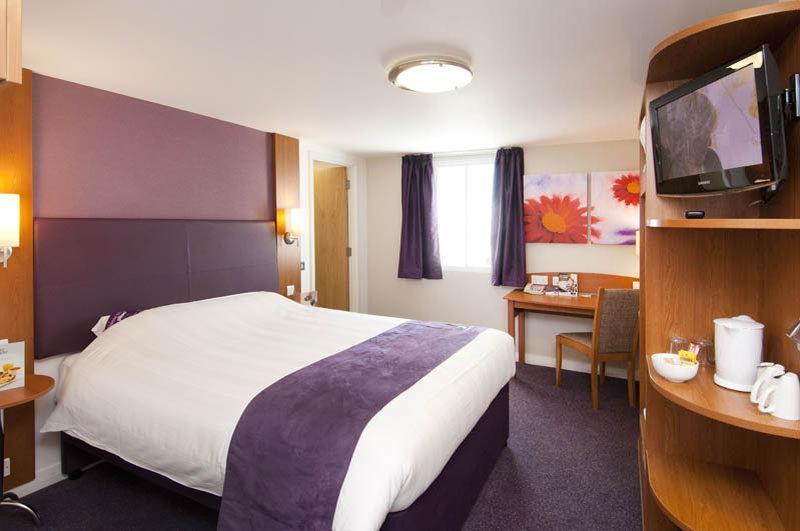 Premier Inn Cobham كوبهام المظهر الخارجي الصورة