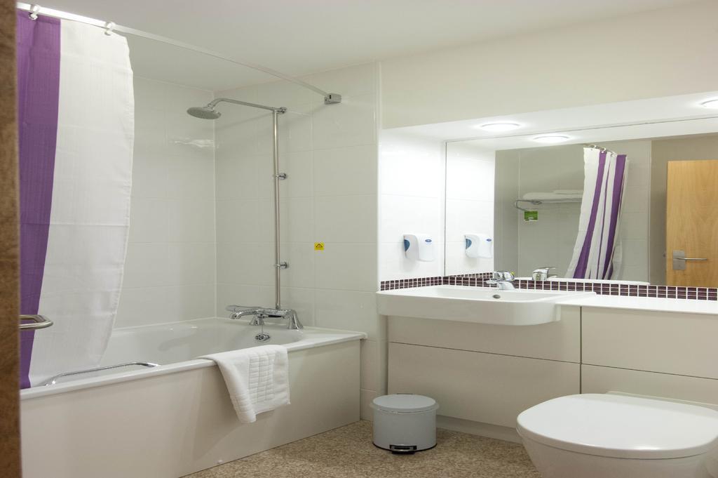Premier Inn Cobham كوبهام المظهر الخارجي الصورة
